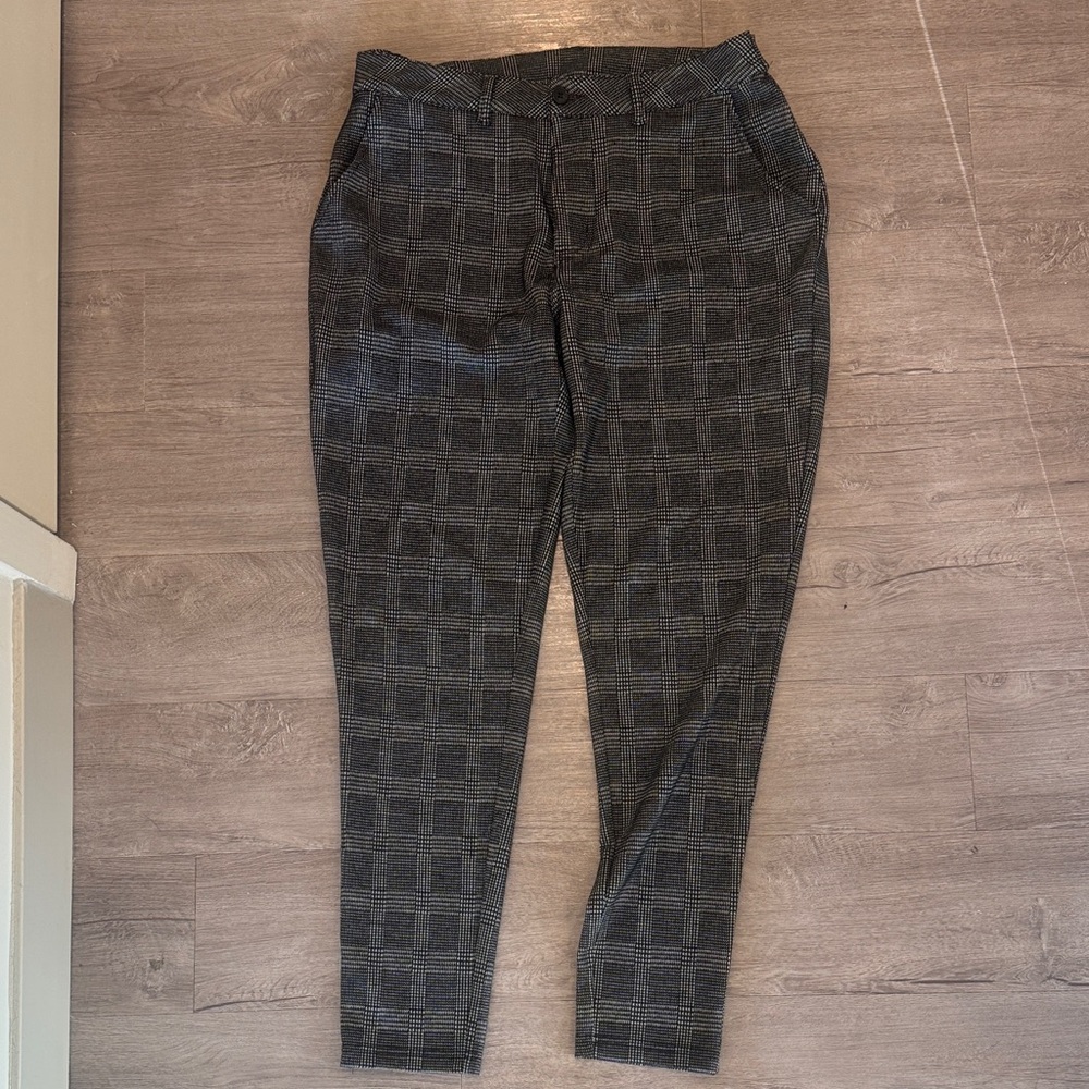 Young LA dress pants.  36x32
